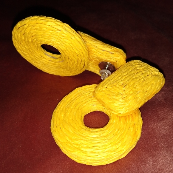 Chunky Marigold Yellow Rattan Earrings Wicker Door Knocker Bold Statement New - Picture 3 of 10